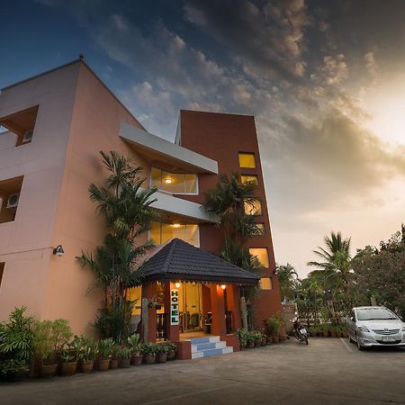 Baansilp Hotel Chiang Rai Exterior photo