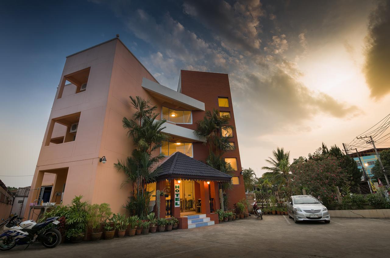 Baansilp Hotel Chiang Rai Exterior photo